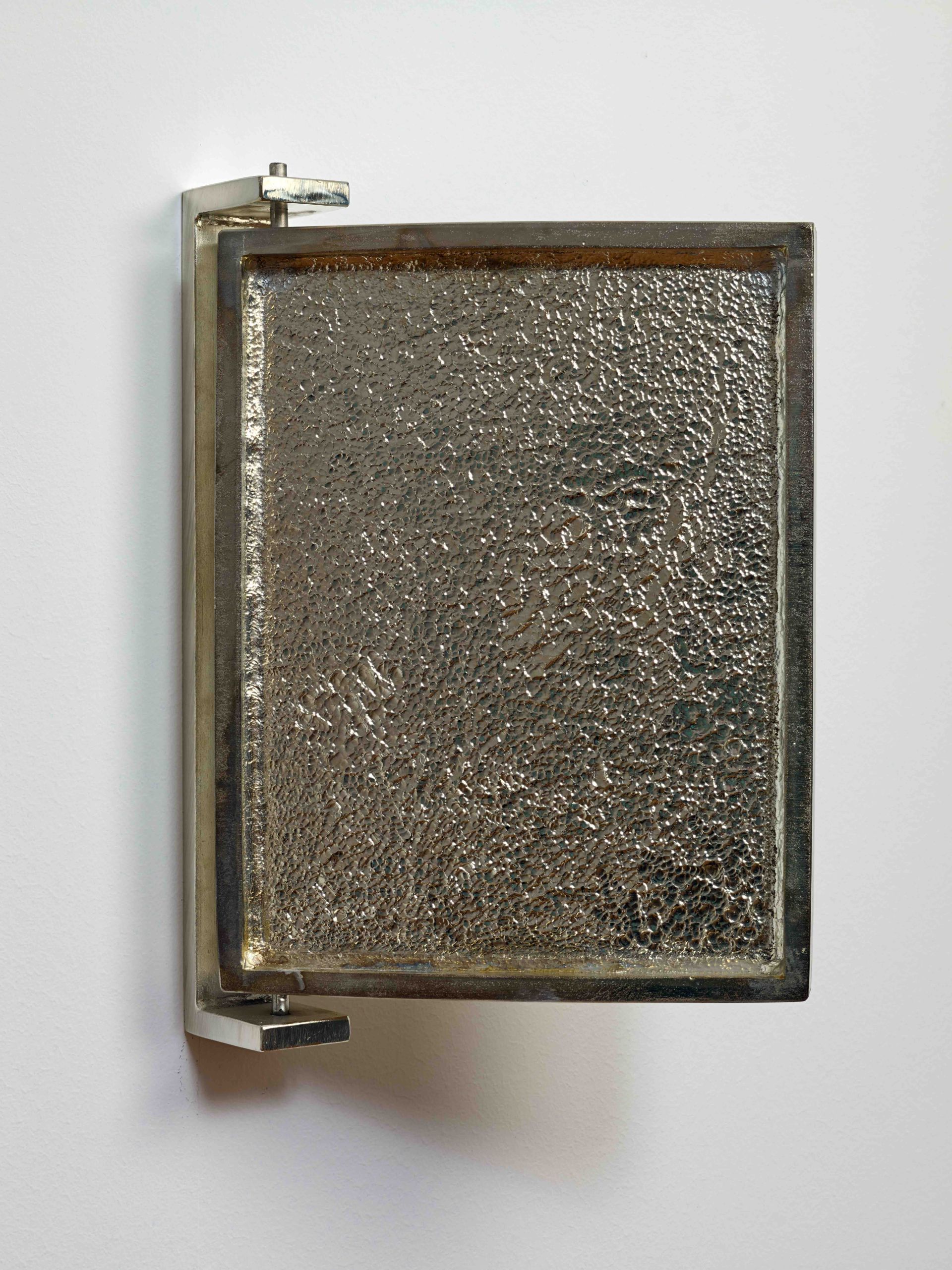 Reto_Muller_Potenzielle_Normaliensammlung_-_Flugel_I_2023_Stahl_und_Zinn._P483.jpg